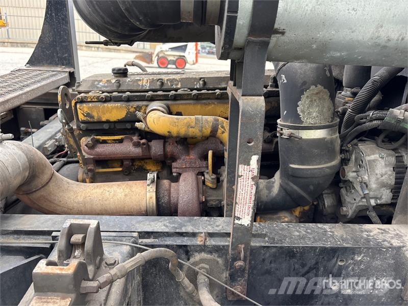 Capacity TJ5000 4x2 Spotter Truck Cabezas tractoras para terminales