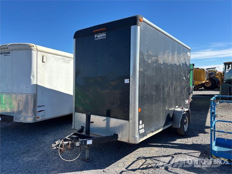 Car Mate 12 ft S/A Enclosed Trailer Furgons