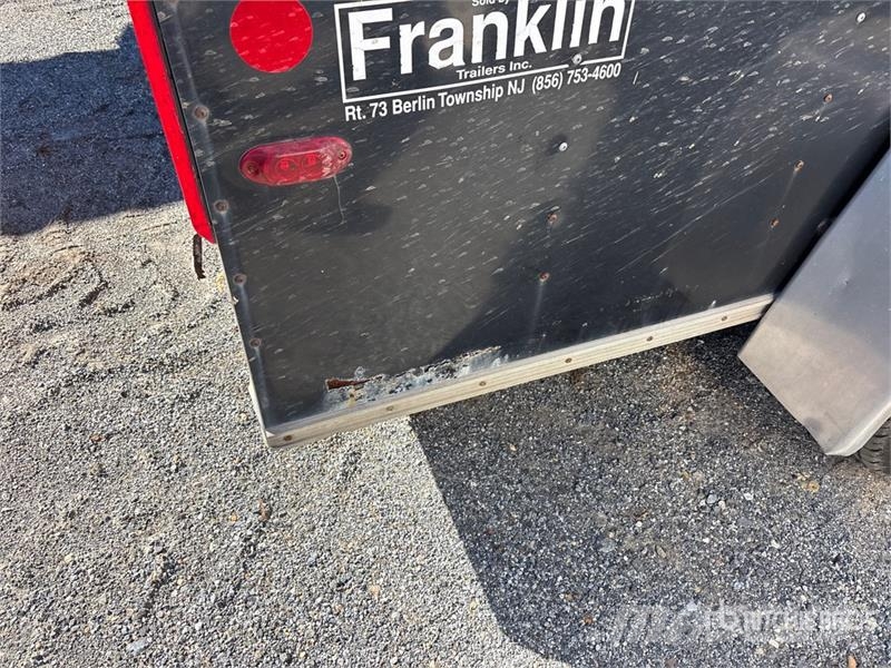 Car Mate 12 ft S/A Enclosed Trailer Furgons