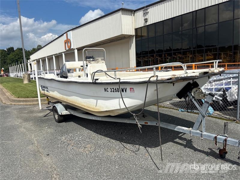 Carolina Skiff 198DLX 19 ft Center Console w/ Vent Other components