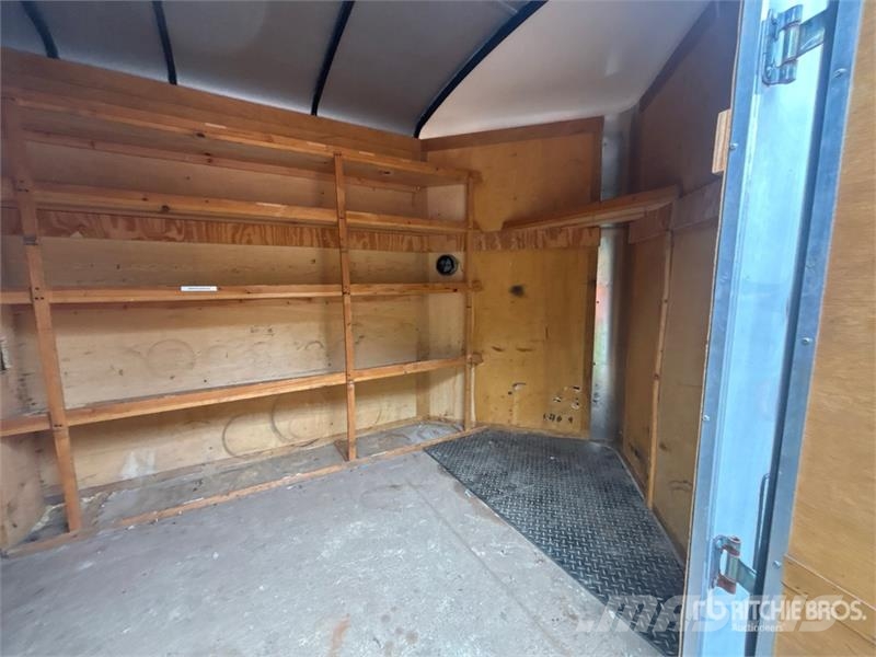 Carry-On 12 ft S/A Enclosed Trailer Прицепы-фургоны