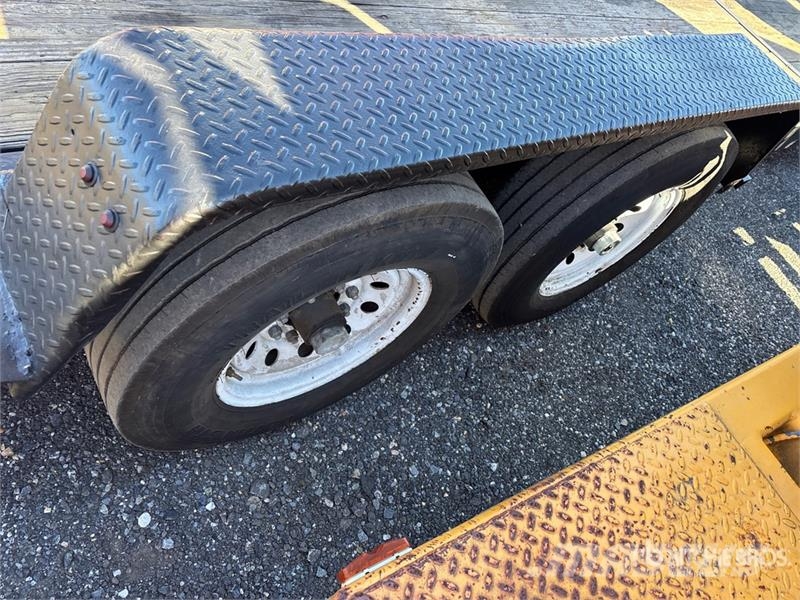  Carry-On 24 ft T/A Tilt Deck Trailer 低架裝載車