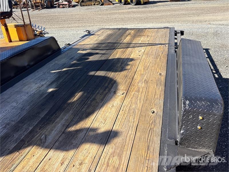  Carry-On 24 ft T/A Tilt Deck Trailer 低架裝載車