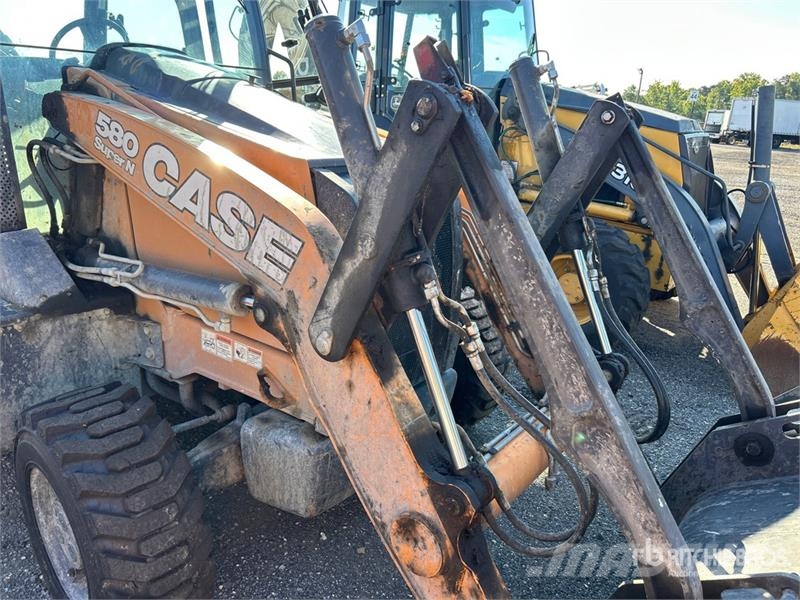 CASE 4x4 Backhoe Loader (Inoperable) Graaf-laadcombinaties