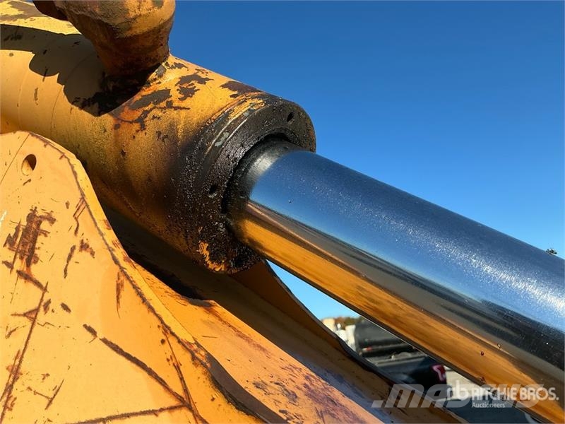 CASE 580 Super L Series 2 Backhoe Loader لوادر ذات جرافات عكسية