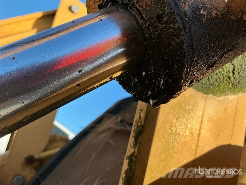 CASE 580 Super L Series 2 Backhoe Loader لوادر ذات جرافات عكسية