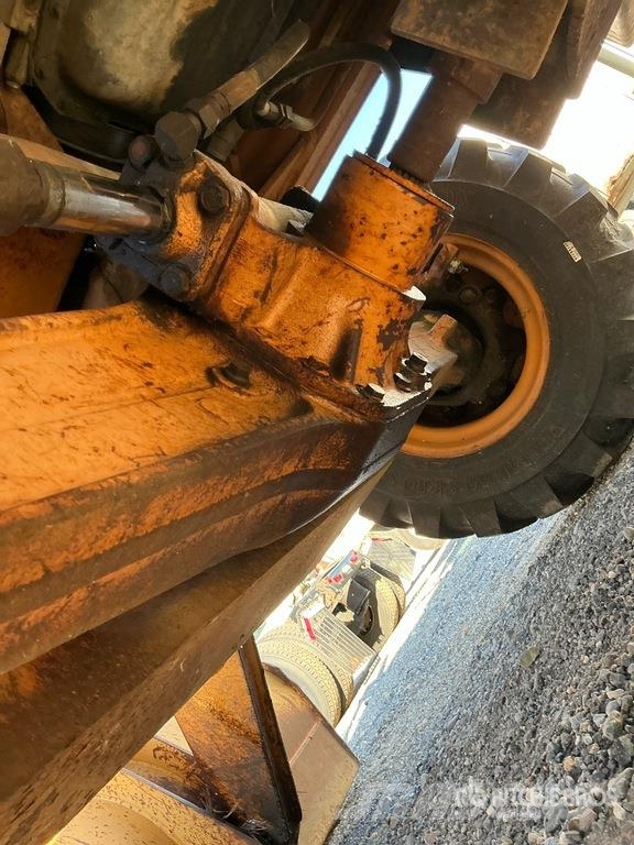 CASE 580L Series 2 Backhoe Loader لوادر ذات جرافات عكسية