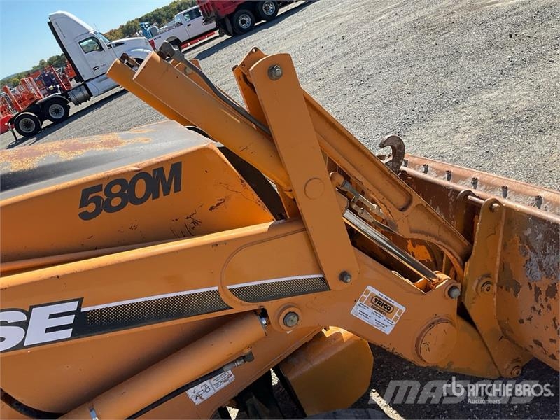 CASE 580M لوادر ذات جرافات عكسية