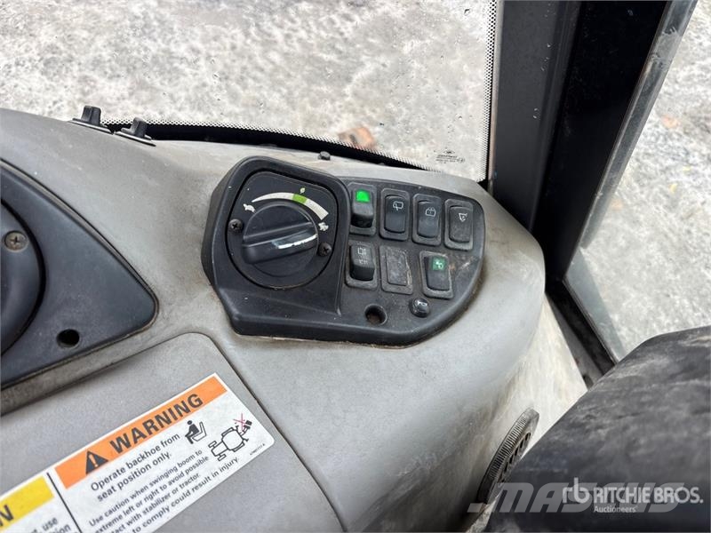 CASE 590SN 4x4 Backhoe Loader TLB's