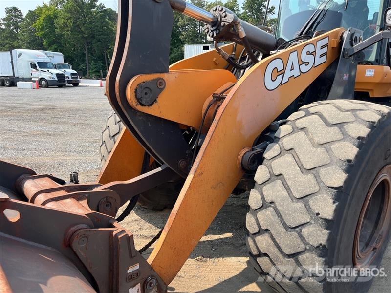 CASE 821G Wielladers