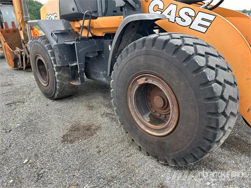 CASE 821G Wielladers