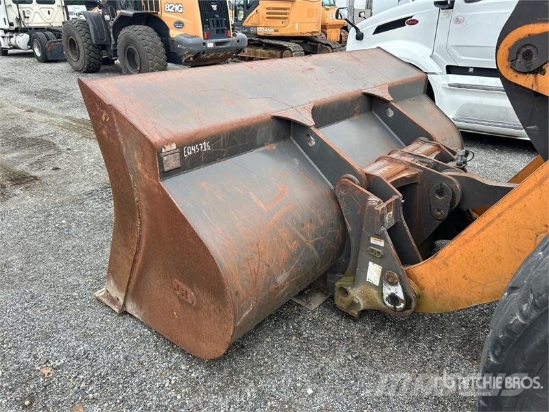 CASE 821G Wielladers