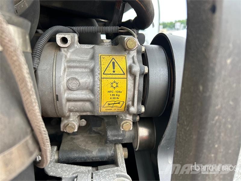 CASE 821G Wielladers