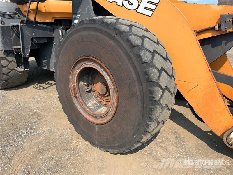 CASE 821G Wielladers