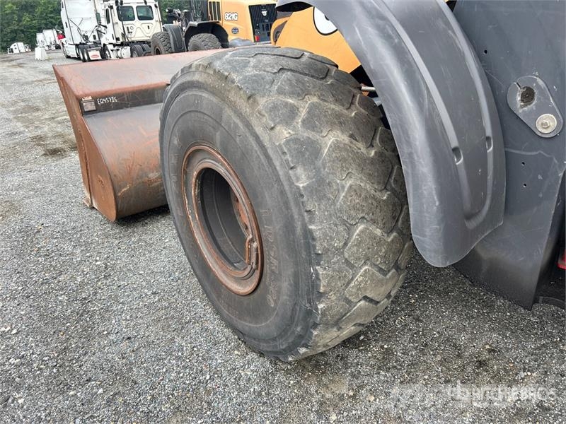 CASE 821G Wielladers