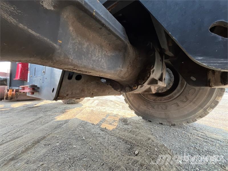 CASE 821G Wielladers