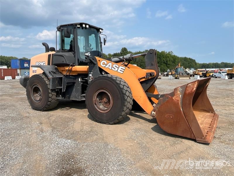 CASE 821G Wielladers