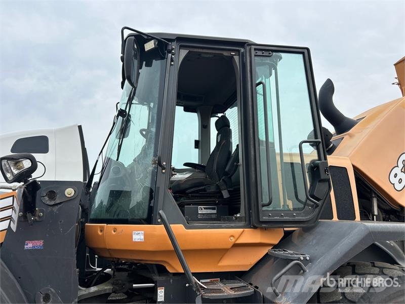 CASE 821G Wielladers