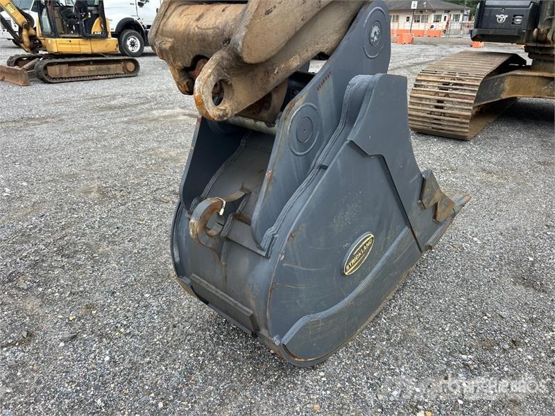 CASE CX300D Tracked Excavator Bagri goseničarji