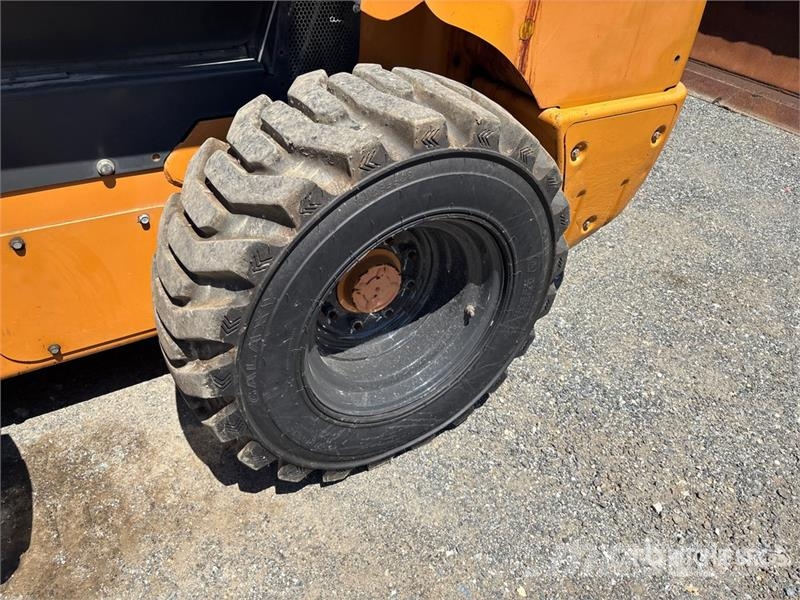 CASE SR210 Мини товарачи