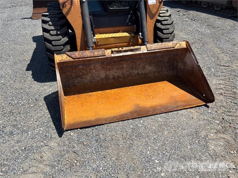 CASE SR210 Мини товарачи