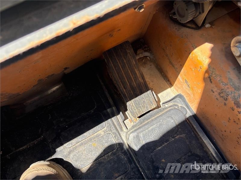 CASE SR210 Мини товарачи