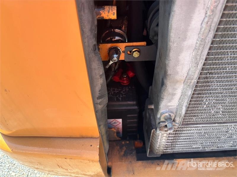 CASE SR210 Мини товарачи