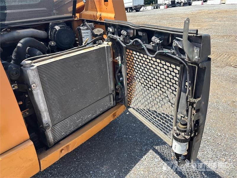 CASE SR210 Мини товарачи
