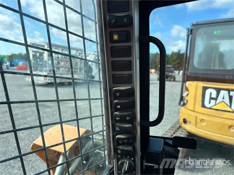 CASE SV340B High Flow Skid Steer Loader Kompaktlaadurid