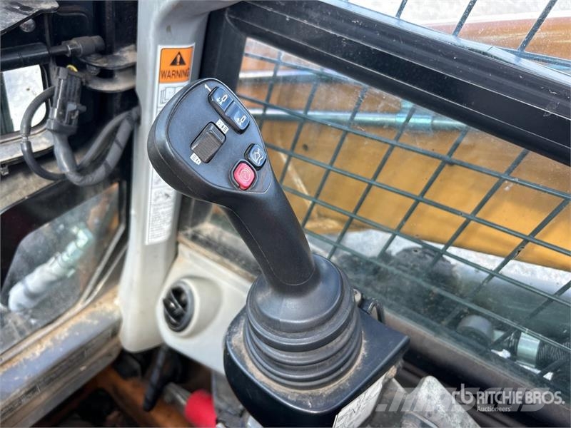 CASE SV340B High Flow Skid Steer Loader Kompaktlaadurid