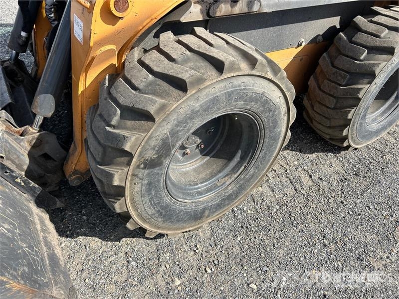 CASE SV340B High Flow Skid Steer Loader Kompaktlaadurid