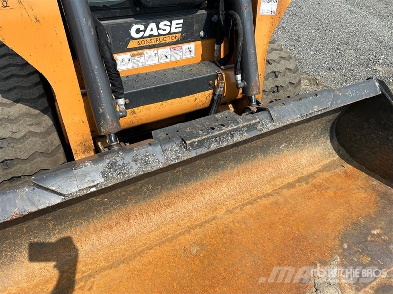 CASE TV370B Мини товарачи
