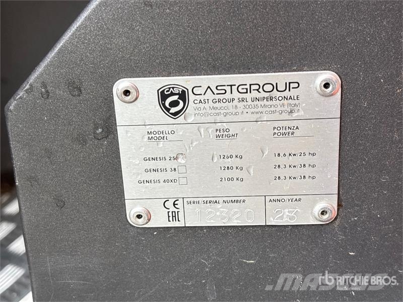 Cast Genesis 25 Telescopic Mini Wheel Loader Wheel loaders