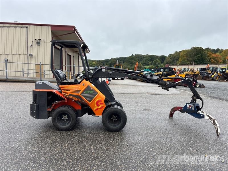 Cast Genesis 25 Telescopic Mini Wheel Loader Wheel loaders
