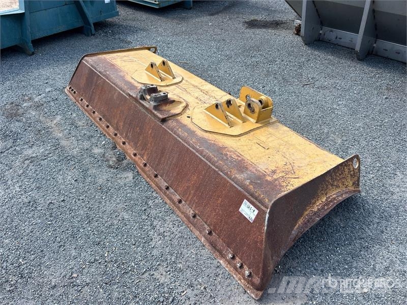 CAT 114 in Dozer Blade Πτερύγια