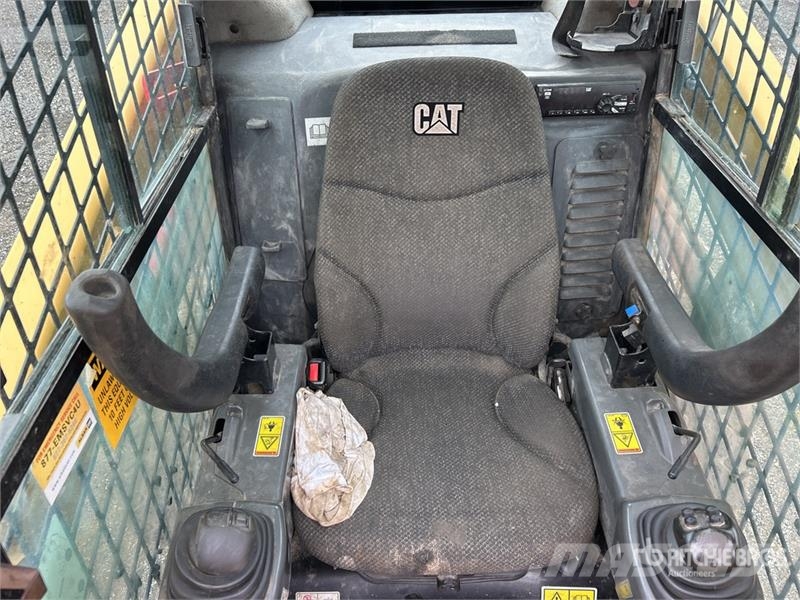 CAT 226D Šmykom riadené nakladače