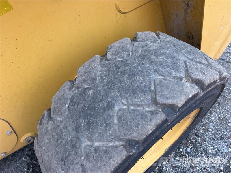 CAT 226D Šmykom riadené nakladače