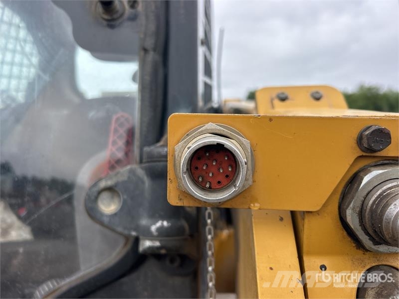 CAT 226D Šmykom riadené nakladače
