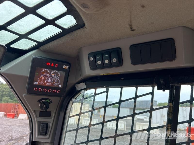 CAT 226D Šmykom riadené nakladače