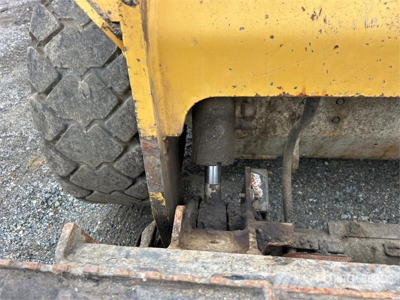 CAT 226D Šmykom riadené nakladače