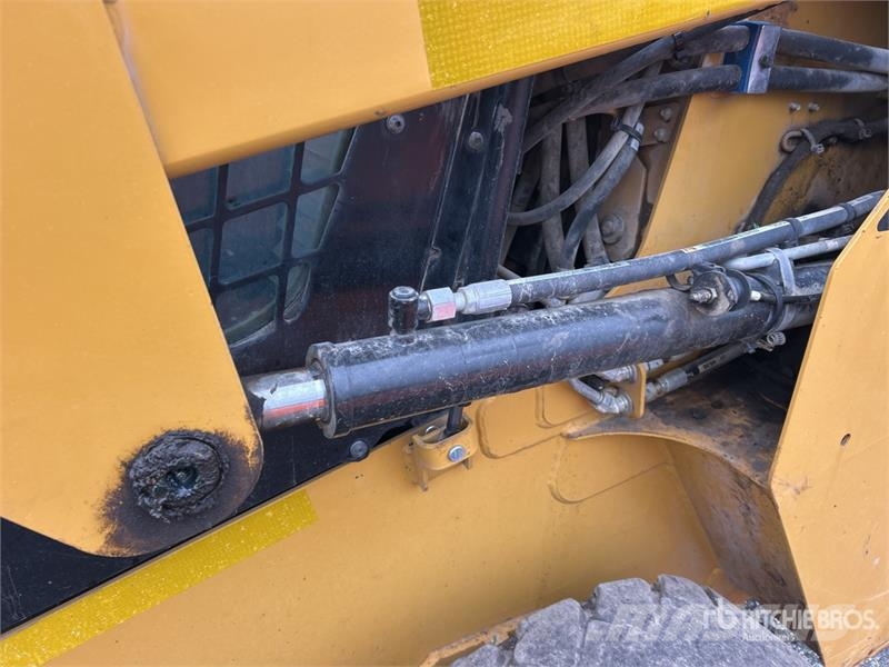 CAT 226D Šmykom riadené nakladače
