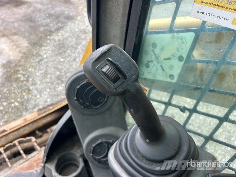 CAT 226D Šmykom riadené nakladače