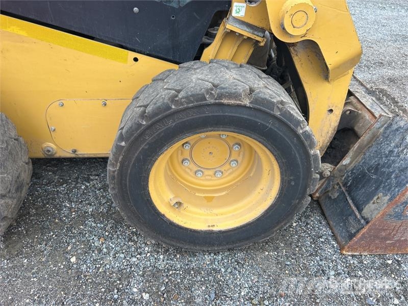 CAT 226D Šmykom riadené nakladače