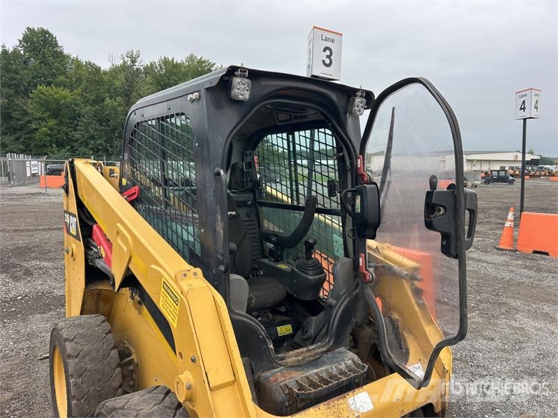 CAT 226D Šmykom riadené nakladače