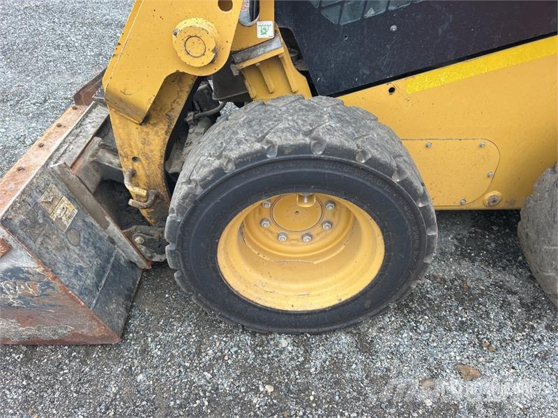 CAT 226D Šmykom riadené nakladače