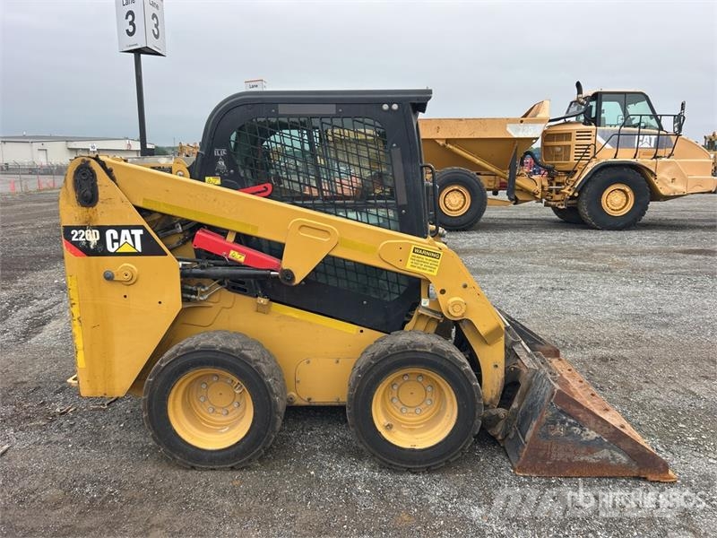 CAT 226D Šmykom riadené nakladače