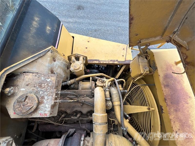 CAT 250B Articulated Dump Truck Zglobni demperji