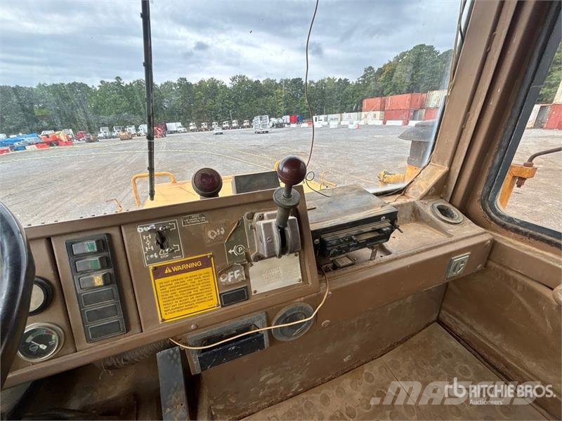 CAT 250B Articulated Dump Truck Zglobni demperji