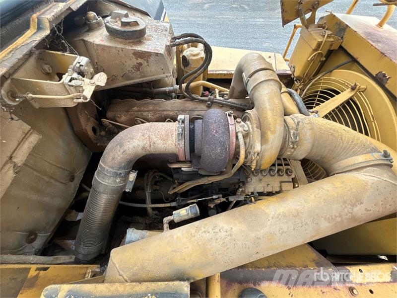 CAT 250B Articulated Dump Truck Zglobni demperji