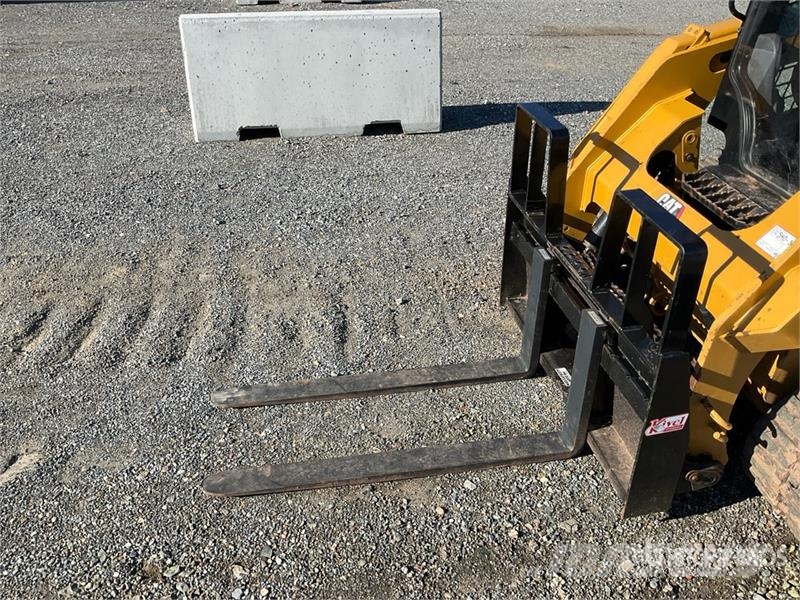 CAT 259D3 Two-Speed Compact Track Loader لوادر انزلاقية التوجيه